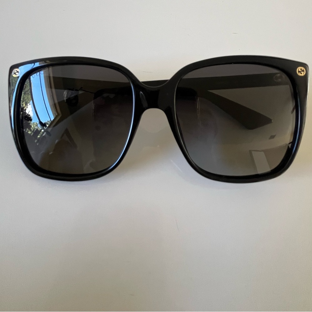 GUCCI Black oversized Square Sunglasses polarized GG0022S